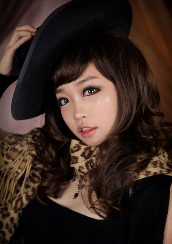 韩国cosplay模特27岁整容如十岁少女(图)