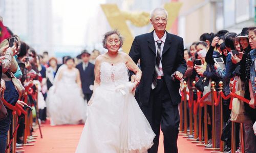 老人金婚婚纱照图片_金婚婚纱照