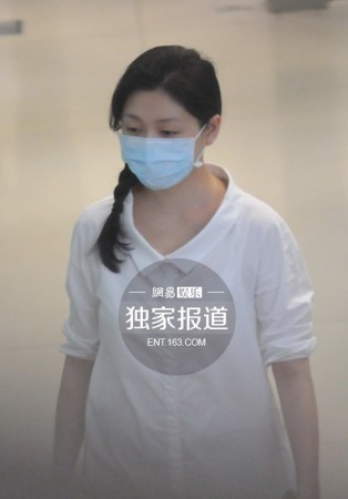 大S产后子宫收缩疼痛 靠爱女吸金过亿