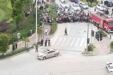 闽侯恶性汽车撞人事件 一家4口有3人被撞身亡