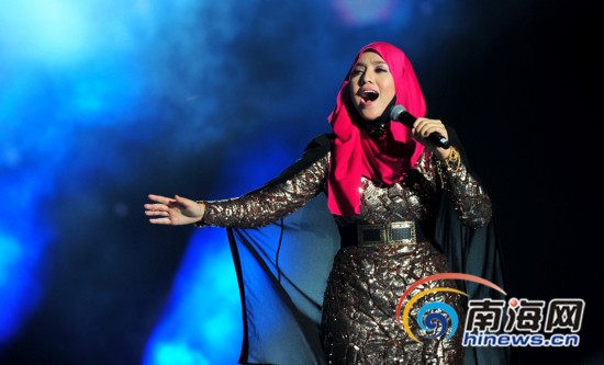 汪峰辛晓琪海口献唱 观众大喊子怡为什么不来