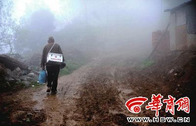 秦岭山中的赤脚医生:20平方公里仅他一名医生