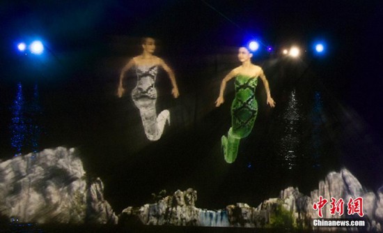 江苏镇江上演3D水景秀《白蛇传》