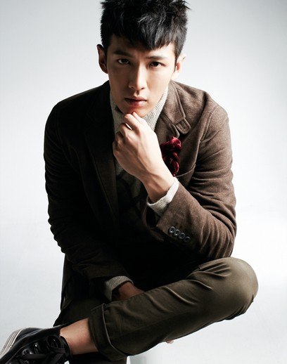 萧亚轩柯震东被爆分手 揭娱圈姐弟恋真实年龄