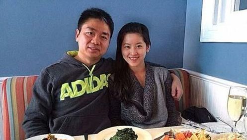 <em>奶茶妹妹章泽天</em>暴肥照 粗臂肥腿肉网友超崩溃