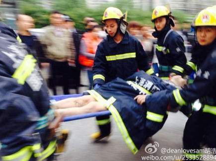 上海虹口区一栋老式居民楼坍塌2人死亡