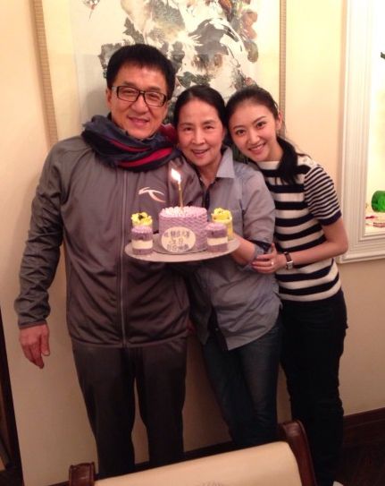 成龙老婆林凤娇曾当伴舞女郎 揭中老年女星背景现状【2】