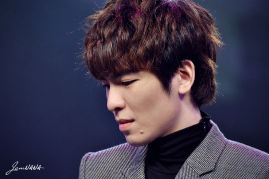 萧敬腾削去长发留<em>寸头</em> 哪吒头齐刘海雨神<em>发型</em>