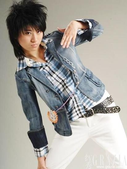 杀马特造型雷暴 女星不堪回首洗剪<em>吹发型</em>【7】