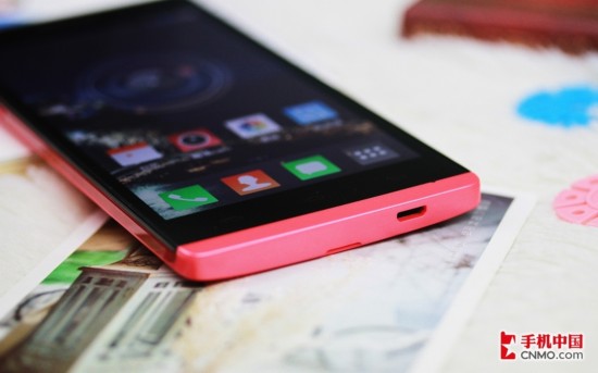 超薄红色女性智能手机 朵唯T90美图赏