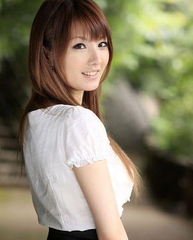 天海翼婚纱_天海翼性感近照(2)