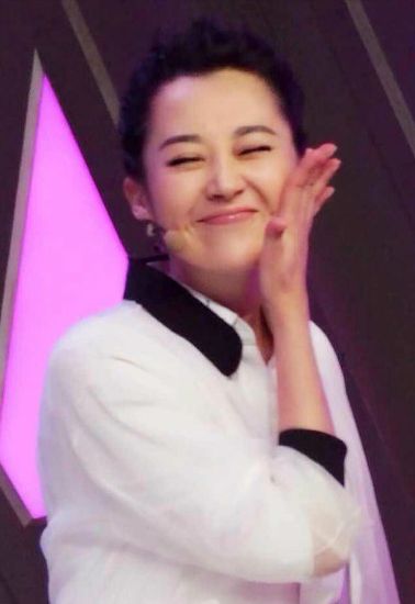 许晴晒半面自拍 网友赞逆龄生长似少女(图)