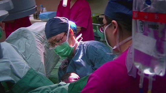 《来吧孩子》 真人秀节目播孕妇生产全程(图)