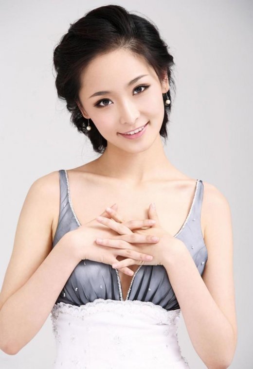 新谋女郎张慧雯晒私照谋女郎命运大不同9