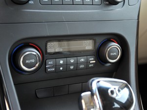 �𱦱���������D702013�� 2.3T ��Ӣ��