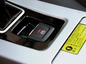 ����ԣ¡ ���ǽ� 5 Sedan 2013�� 1.8T �ֶ�������