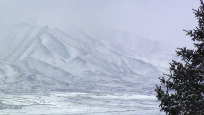 甘肃张掖市山丹县下雪 积雪厚度达10厘米