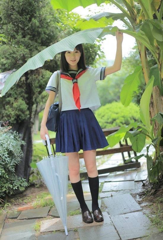 老是变花季自拍徐娇小便童星照萌到爆表(图)女生少女制服图片