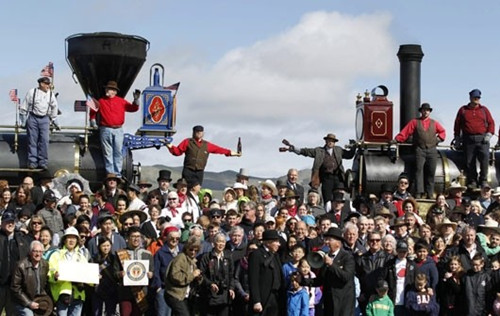 横贯美国铁路落成145年后拍竣工照 华工后裔入