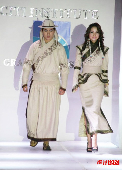 蒙古国传统服饰 姑娘迷死人了!