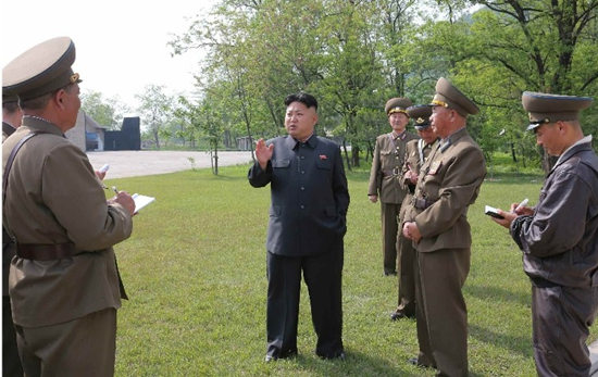 朝鲜国土 人口与军队_朝鲜领导人金正恩新年视察军队 高清组图(2)
