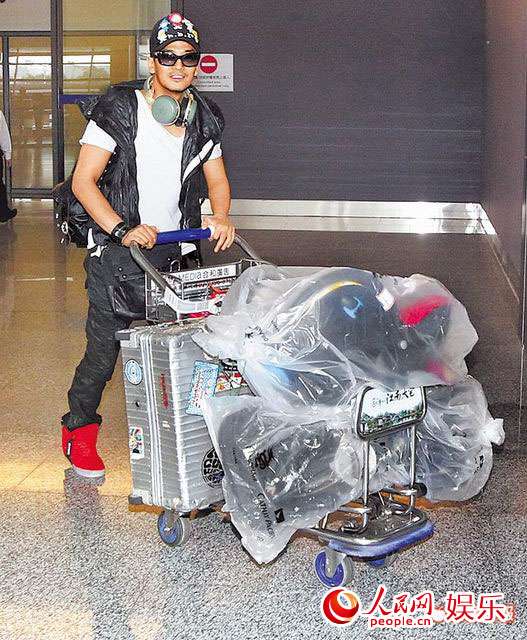 陈晓东飞台申请居留证 1.2亿豪宅宠妻女