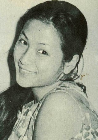 《花儿与少年》郑佩佩年轻美貌照恍如隔世 网