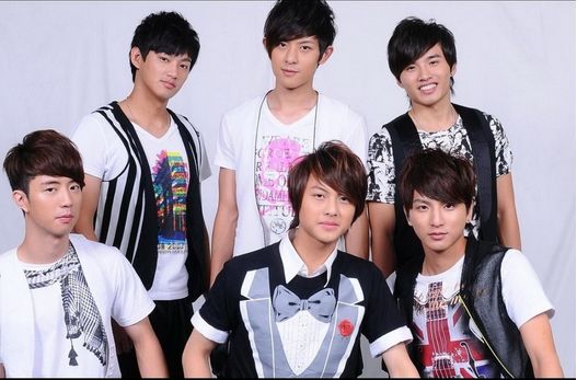 偶像团体内讧闹解散隐情:EXO-M队长吴亦凡解