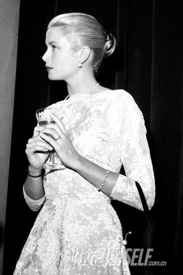 时尚传奇人物 像摩纳哥王妃一样优雅