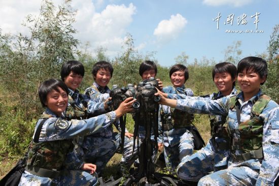 大海上的铿锵玫瑰:中国海军潇洒<em>女兵</em>集锦【5】