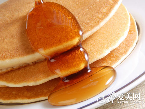 睡前喝蜂蜜水长胖又蛀牙 喝蜂蜜水的8大禁忌【