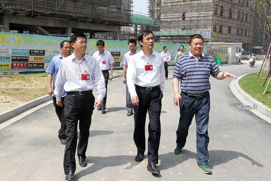 徐勤忠调研城区房屋征收及小区建设情况