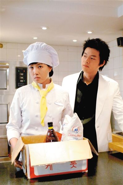 闫妮配胡歌自嘲有压力 韩剧说姐弟恋那都不是