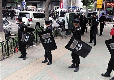 习近平批示乌鲁木齐暴恐案:严惩暴恐分子