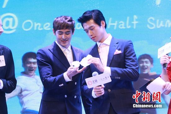 尼坤忆高中生活:对女孩不感兴趣 常和男生玩