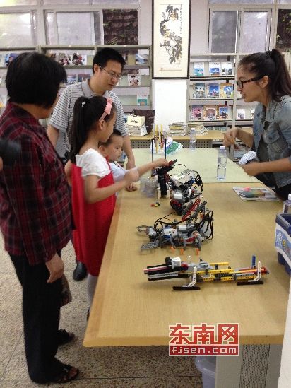 漳州一中举办校园科技节活动 展现当代大学生