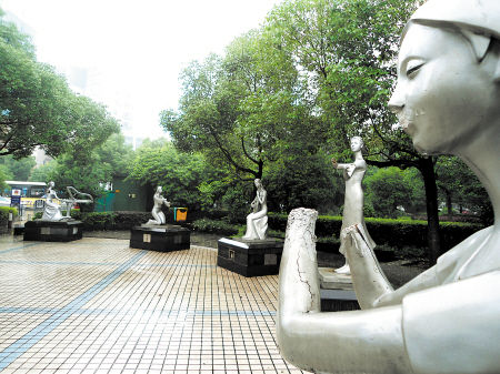��Ů��ʦȱ�첲����˳�����ջ������ˮ�·������ǵ����顣��Ϊ ���׻� ��