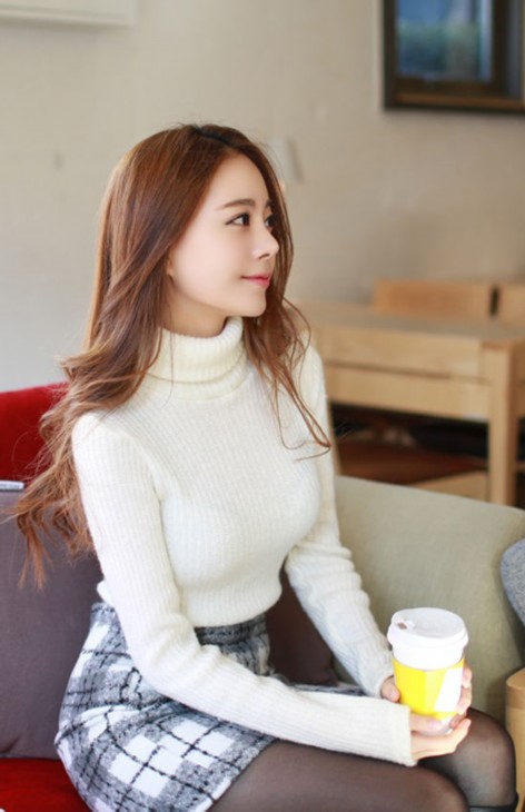 韩国美女曝靓照走红 似真人版娜美(图)