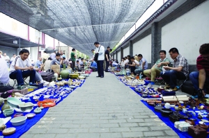 探访南京朝天宫古玩市场 感受收藏界金字招牌