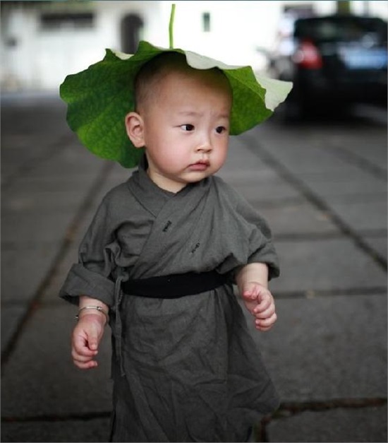 西禅寺小和尚超萌爆红网络 网友调侃:问过爸爸