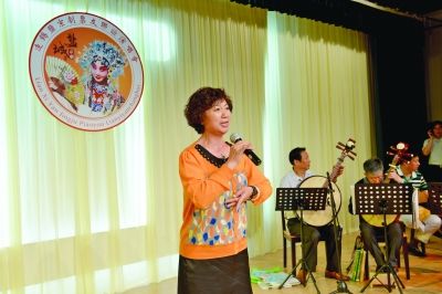 盐城举行三地京剧票友联谊会 年龄最大者81岁