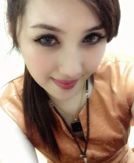 黄海波 嫖娼门 女主角妈妈否认女儿是 变性人