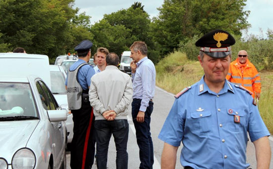 英演员 憨豆先生 遇车祸现场 做好事参与救援(