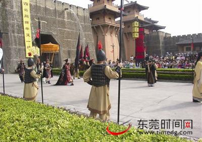 去横店影视城体验当“主角”的感觉--地方领导--人民网