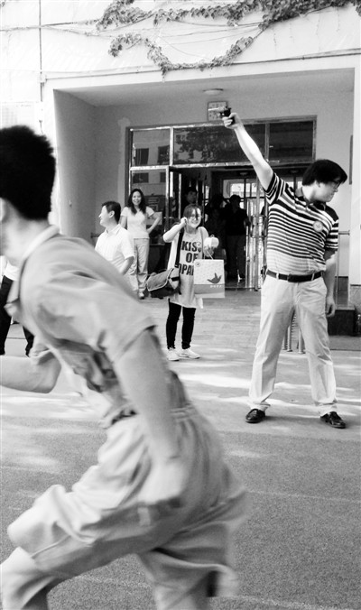 与社会发展一起奔跑 公益已融入海归日常生活