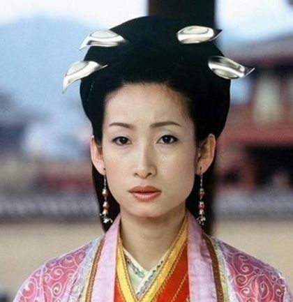 董洁西瓜头造型卖萌遭吐槽 古装剧丑女合集