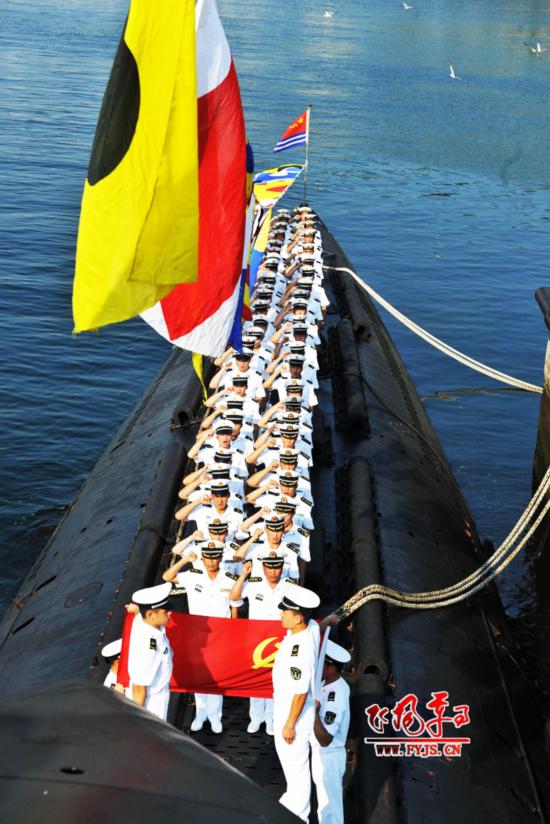 中国建造世界最大常规潜艇 装备一流武器战力