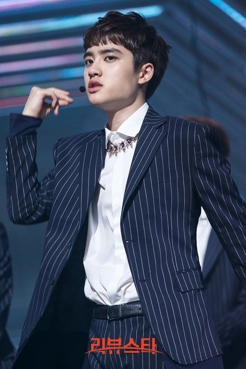 EXO亮相Mcountdown 刀群舞引粉丝疯狂