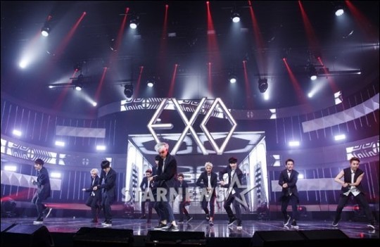 EXO亮相Mcountdown 刀群舞引粉丝疯狂