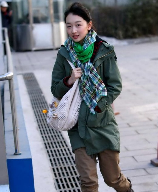90后女星靠山:小彩旗男友来头大 周冬雨遇贵人【12】